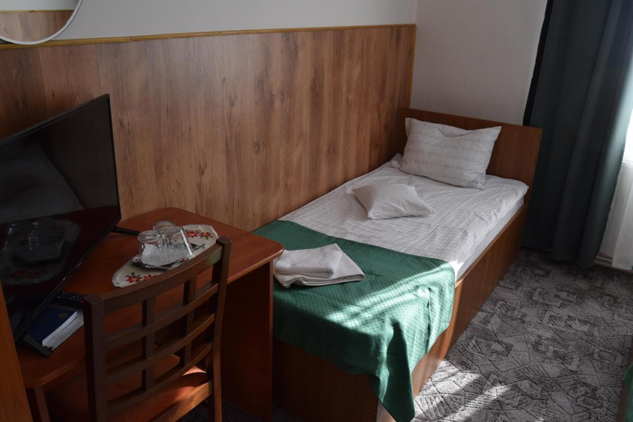 Pension Larisa Arad Buitenkant foto